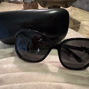 COACH Stunning Black Sunglasses
